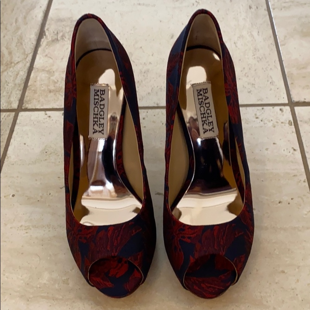 Badgley Mischka peep toe evening shoes